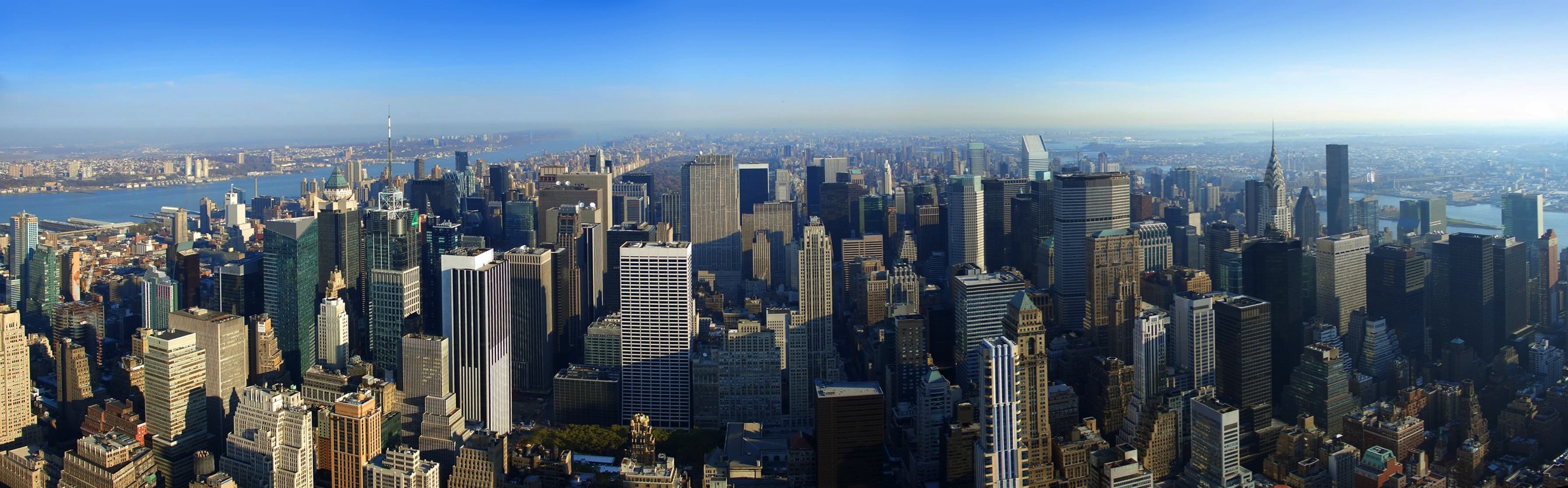 Aerial panoramic north view over upper Manhattan from Empire State building top, New York